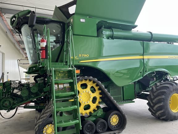 Image of John Deere S790 Primary image