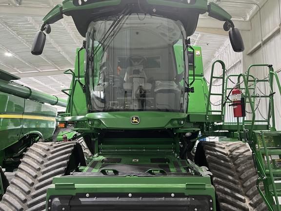 Image of John Deere S790 equipment image 2