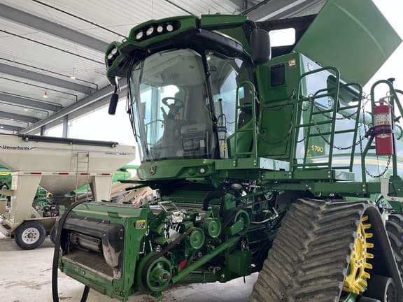 Image of John Deere S790 equipment image 1