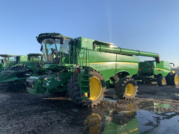 Main image John Deere S790
