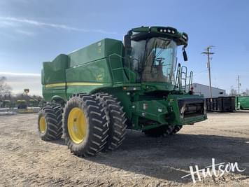 Main image John Deere S790