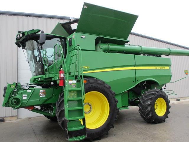 2021 John Deere S790 Equipment Image0