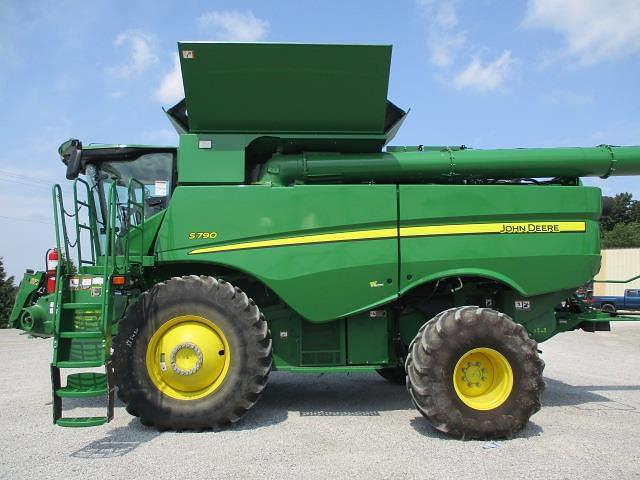 Image of John Deere S790 equipment image 2