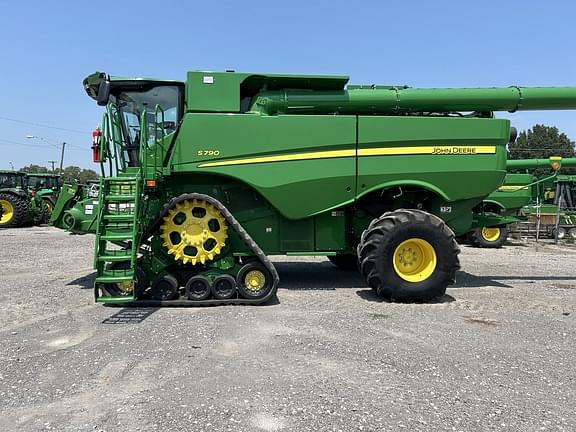 Image of John Deere S790 equipment image 1