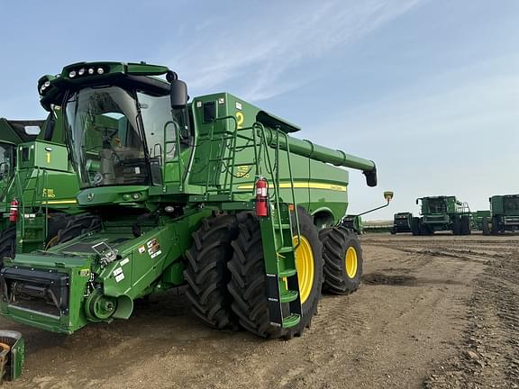 Image of John Deere S790 equipment image 2