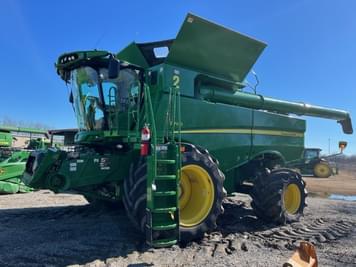 Main image John Deere S790