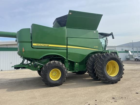 Image of John Deere S790 equipment image 2