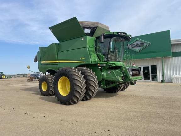 2021 John Deere S790 Equipment Image0