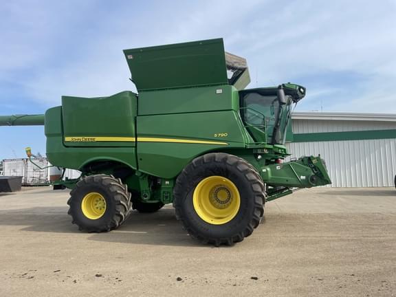 Image of John Deere S790 equipment image 1