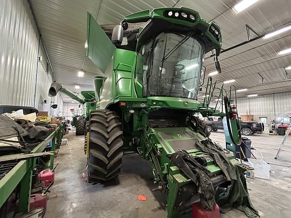 Image of John Deere S790 equipment image 1