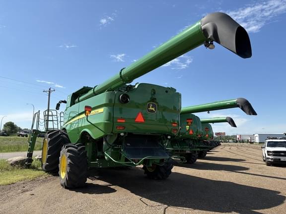 Image of John Deere S790 equipment image 4