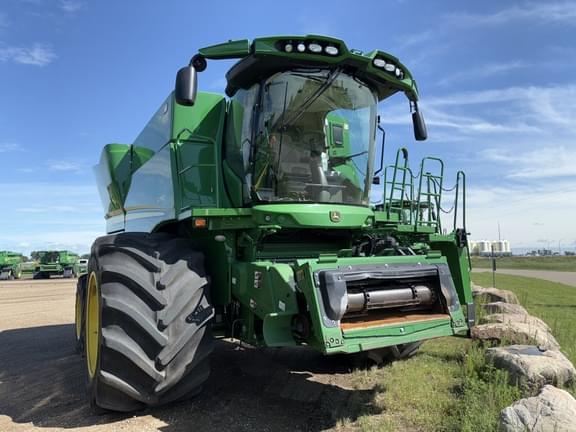 Image of John Deere S790 equipment image 1