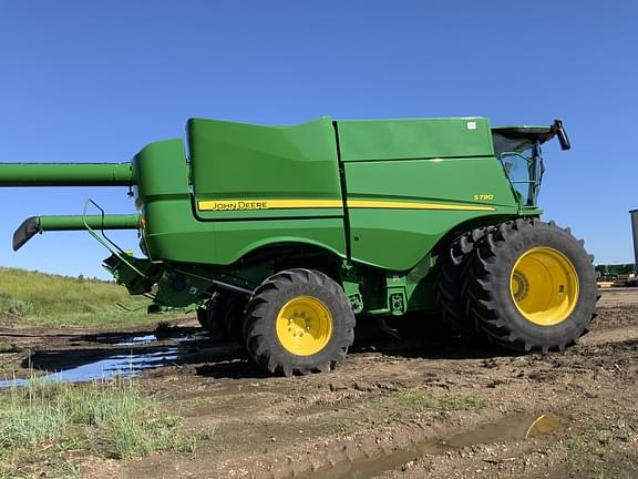 Image of John Deere S790 equipment image 3