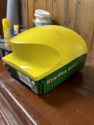 Image of John Deere StarFire 6000 equipment image 2