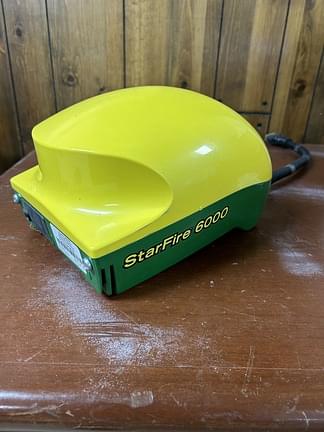 Image of John Deere StarFire 6000 equipment image 2