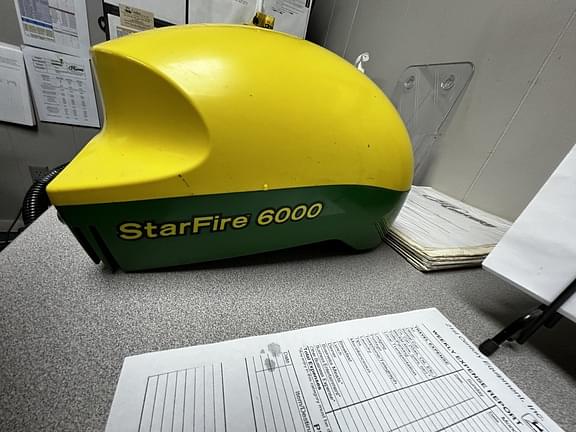 Image of John Deere StarFire 6000 Image 0