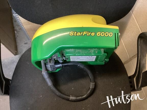 Image of John Deere StarFire 6000 equipment image 3