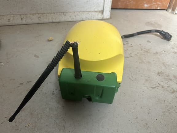 Image of John Deere StarFire 6000 equipment image 3