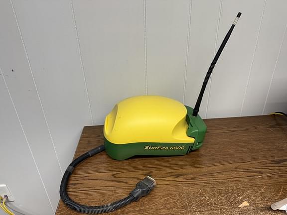 Image of John Deere StarFire 6000 Primary image