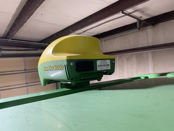 Image of John Deere StarFire 6000 Primary image