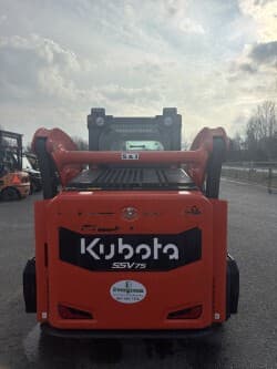 Image of Kubota SSV75 equipment image 3
