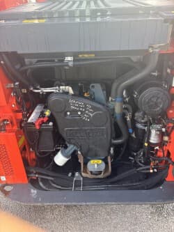 Image of Kubota SSV75 equipment image 4