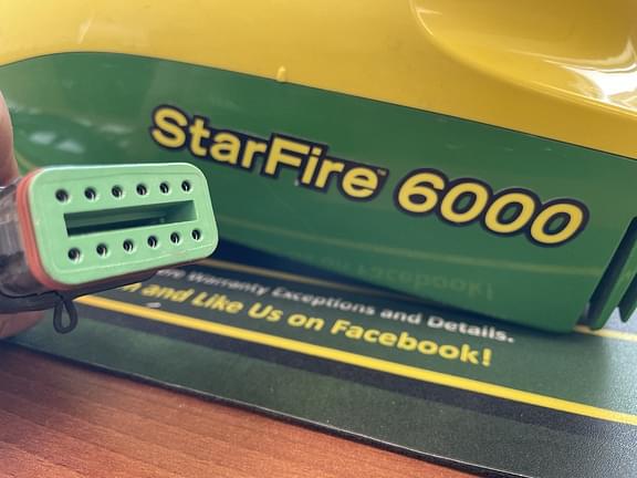 Image of John Deere StarFire 6000 equipment image 4