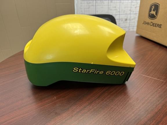 Image of John Deere StarFire 6000 equipment image 2