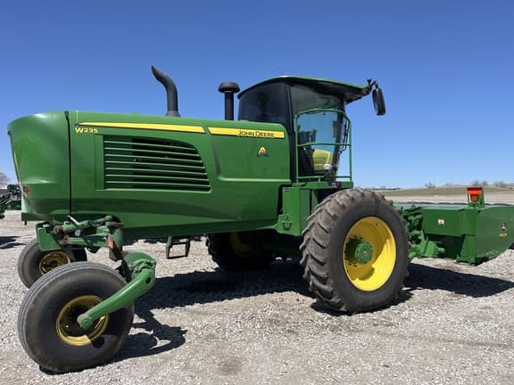 Image of John Deere W235 equipment image 3