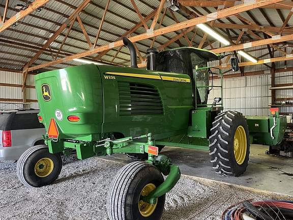 Image of John Deere W235 equipment image 1