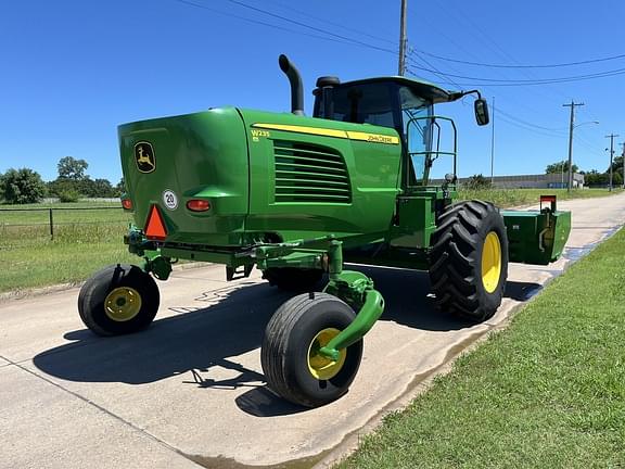 Image of John Deere W235 equipment image 4