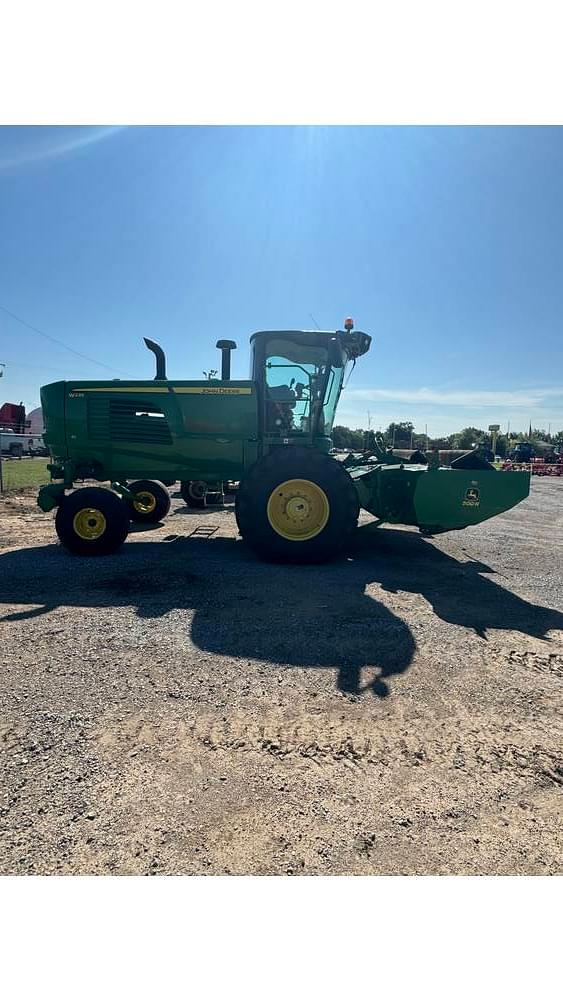 Image of John Deere W235 equipment image 3