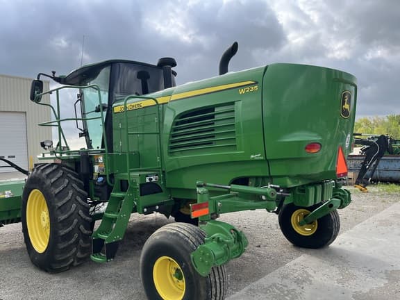 Image of John Deere W235 equipment image 2