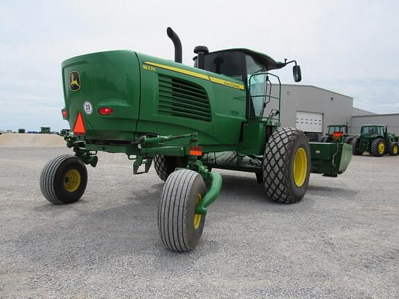 Image of John Deere W235 equipment image 4