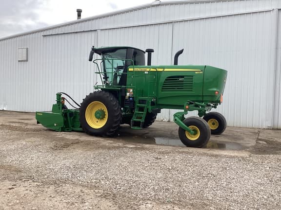 Image of John Deere W235 equipment image 4