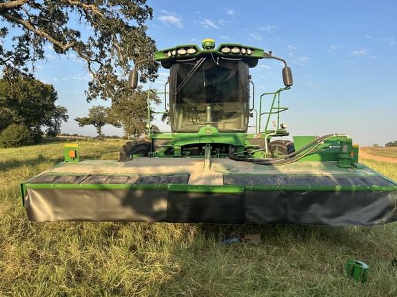 Image of John Deere W235 equipment image 2