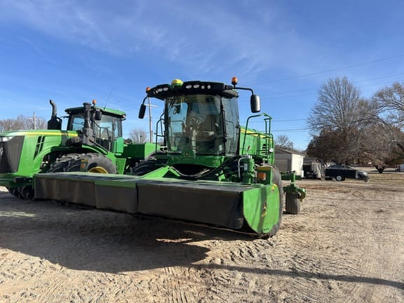 2021 John Deere W235 Equipment Image0