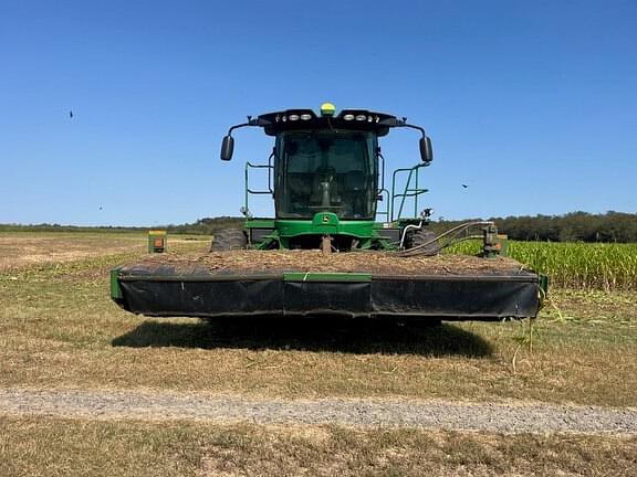 Image of John Deere W235 equipment image 3