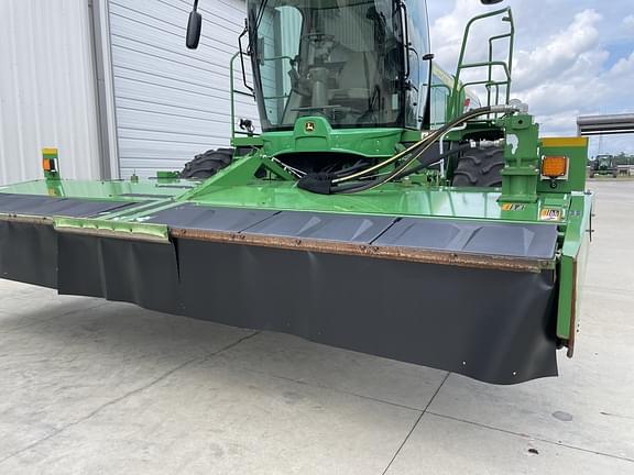 Image of John Deere W235 equipment image 4