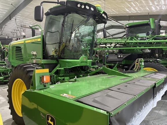 Image of John Deere W235 equipment image 1