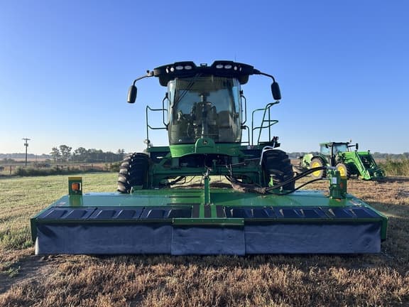 Image of John Deere W235 equipment image 1