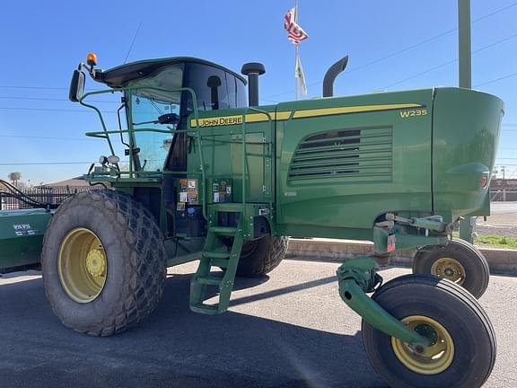 Image of John Deere W235 equipment image 4