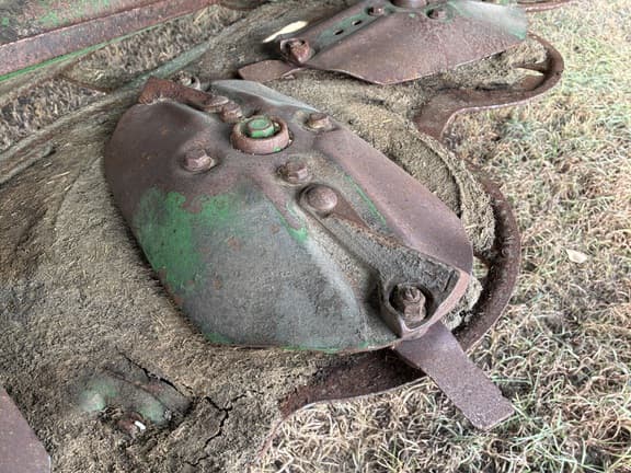 Image of John Deere W235 equipment image 4