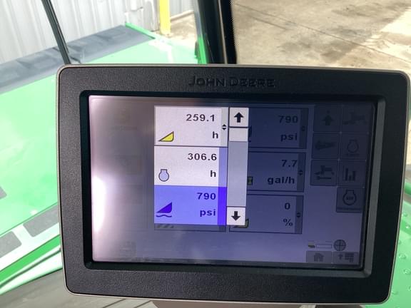 Image of John Deere W235 equipment image 4