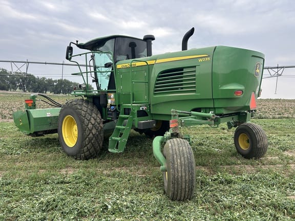 2021 John Deere W235 Equipment Image0