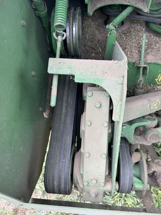 Image of John Deere W235 equipment image 4