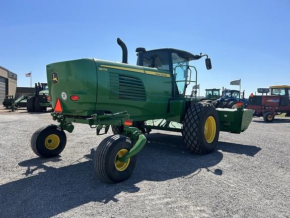 Image of John Deere W235 equipment image 4