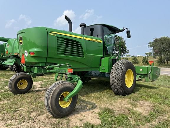 Image of John Deere W235 equipment image 1