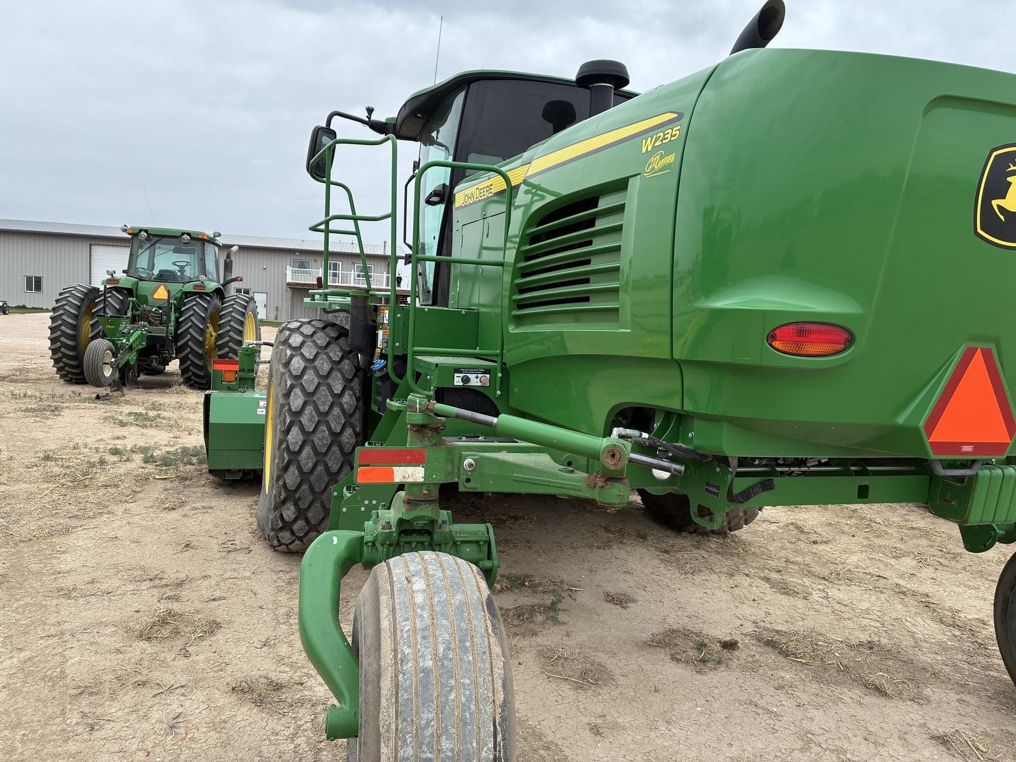 Main image John Deere W235