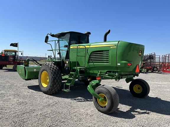 Image of John Deere W235 equipment image 2